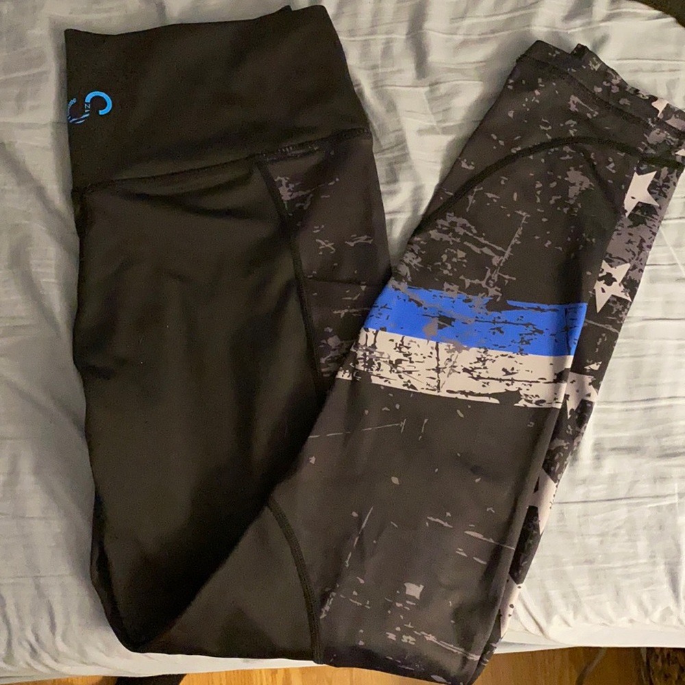 Blue Line Leggings 🦵 🔵